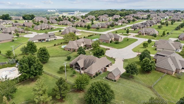 7030 N 196th Place, Owasso, OK 74055