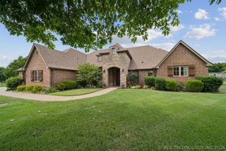 7030 N 196th Place, Owasso, OK 74055