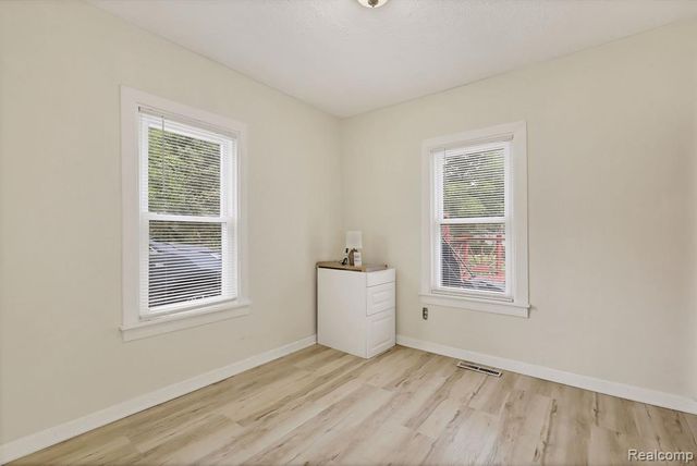 719 Robert Street, Lansing, MI 48910