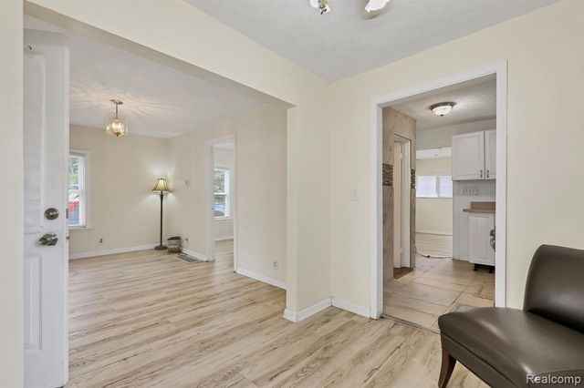 719 Robert Street, Lansing, MI 48910