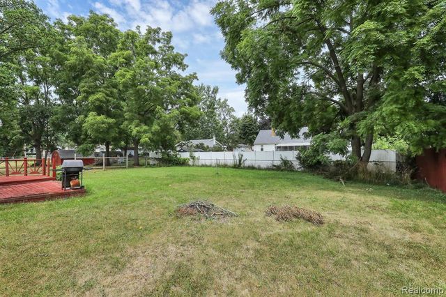 719 Robert Street, Lansing, MI 48910