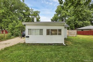 719 Robert Street, Lansing, MI 48910