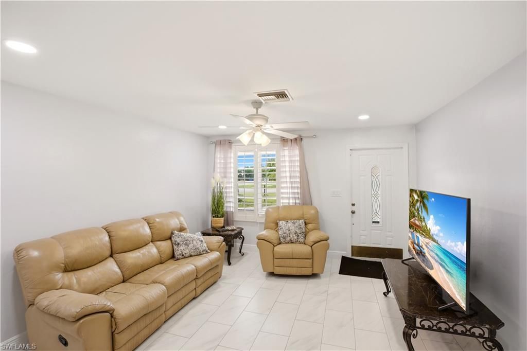 1736 Bonnie CT, FORT MYERS, FL 33901 — photo 3