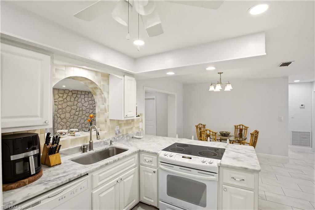 1736 Bonnie CT, FORT MYERS, FL 33901 — photo 5