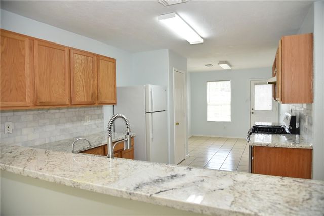 10406 Sutter Glen Lane, Houston, TX 77075