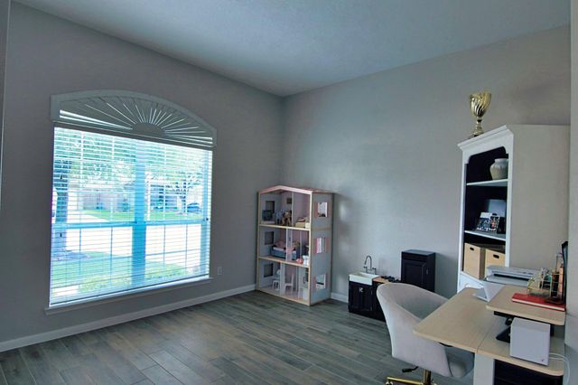 8302 Sierra Dawn Drive, Tomball, TX 77375