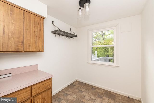 1420 POWELL RD, Brookhaven, PA 19015