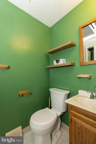 1420 POWELL RD, Brookhaven, PA 19015