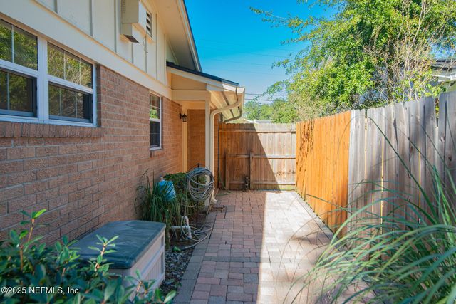 2944 MADRID Avenue E, Jacksonville, FL 32217