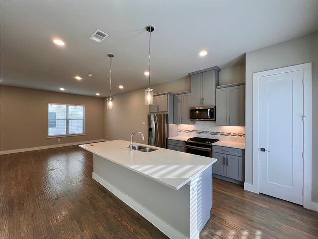 714 N Plano Road, Richardson, TX 75081