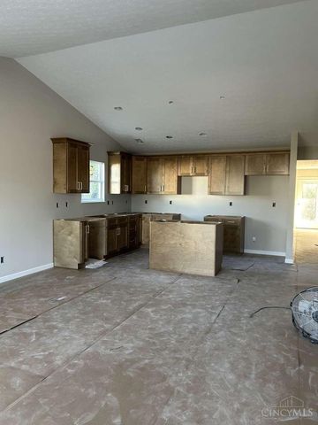 2085 Pine Forest Drive, Miamisburg, OH 45342