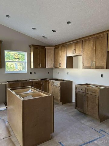 2085 Pine Forest Drive, Miamisburg, OH 45342