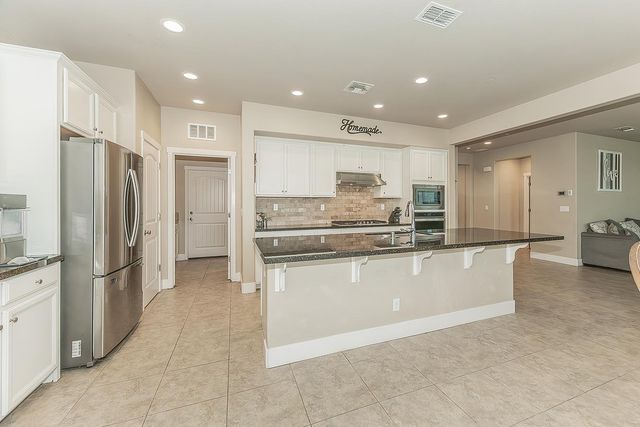 3883 Keats, Clovis, CA 93619