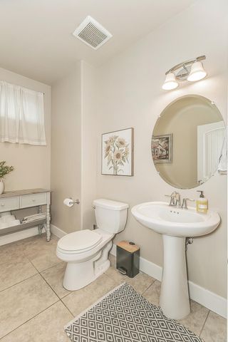 3883 Keats, Clovis, CA 93619