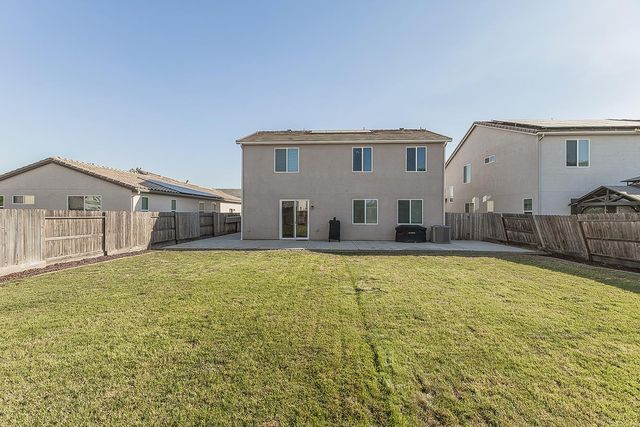 3883 Keats, Clovis, CA 93619