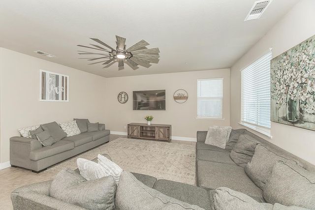 3883 Keats, Clovis, CA 93619