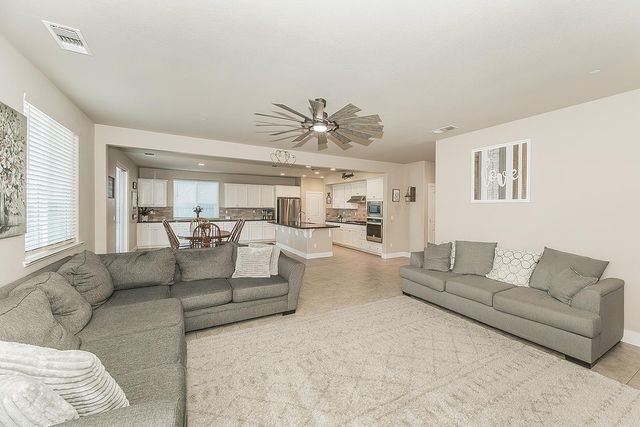 3883 Keats, Clovis, CA 93619