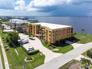 1601 PARK BEACH CIRCLE 136/18, Punta Gorda, FL 33950