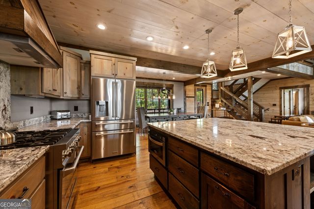 802 Overlook Drive, Blue Ridge, GA 30513