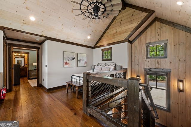802 Overlook Drive, Blue Ridge, GA 30513