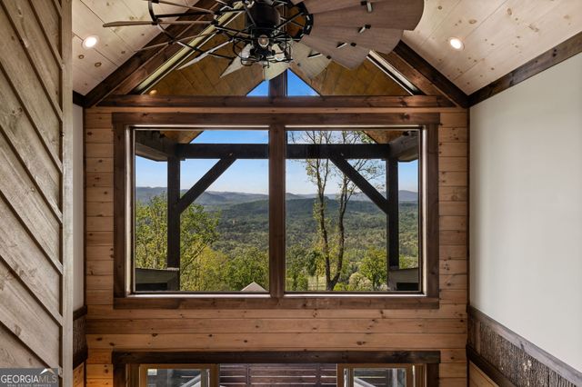 802 Overlook Drive, Blue Ridge, GA 30513