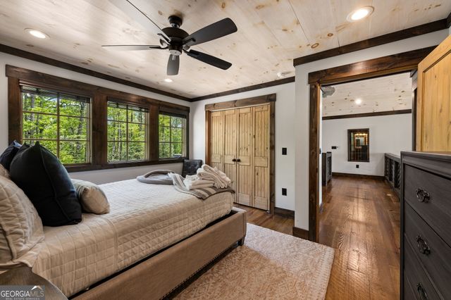 802 Overlook Drive, Blue Ridge, GA 30513