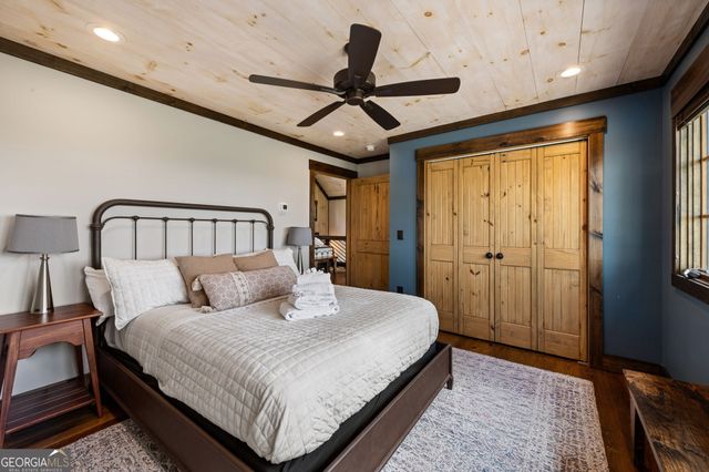 802 Overlook Drive, Blue Ridge, GA 30513