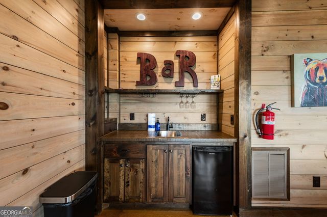 802 Overlook Drive, Blue Ridge, GA 30513