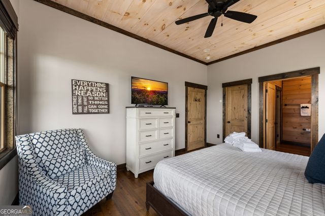 802 Overlook Drive, Blue Ridge, GA 30513