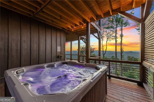 802 Overlook Drive, Blue Ridge, GA 30513