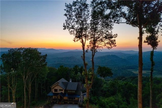 802 Overlook Drive, Blue Ridge, GA 30513