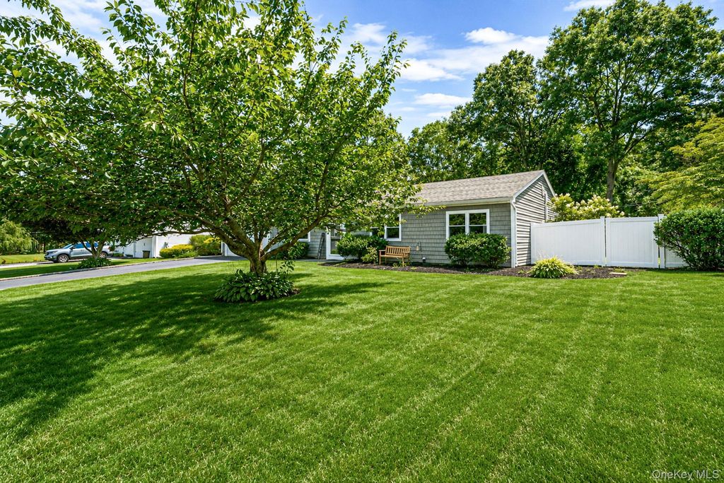 12 Sandpiper Lane, Centereach, NY 11720 — photo 3