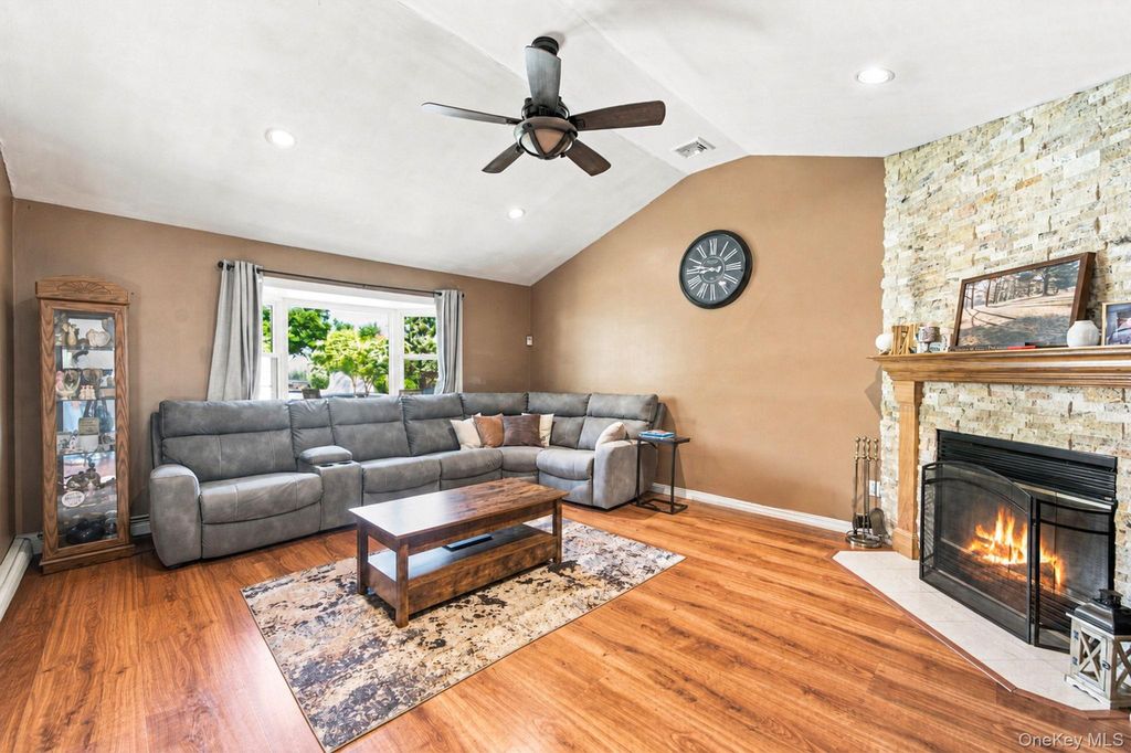 12 Sandpiper Lane, Centereach, NY 11720 — photo 4