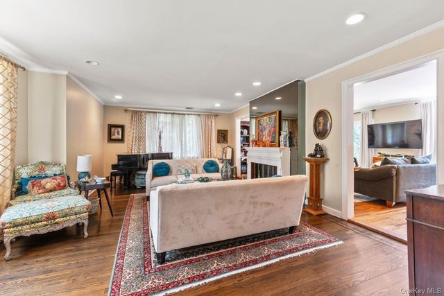 19 Margaret Avenue, Lawrence, NY 11559