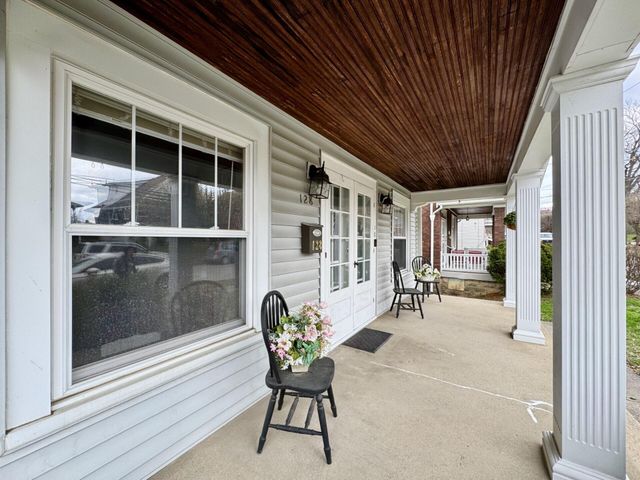 128 W Walnut Street, Southgate, KY 41071