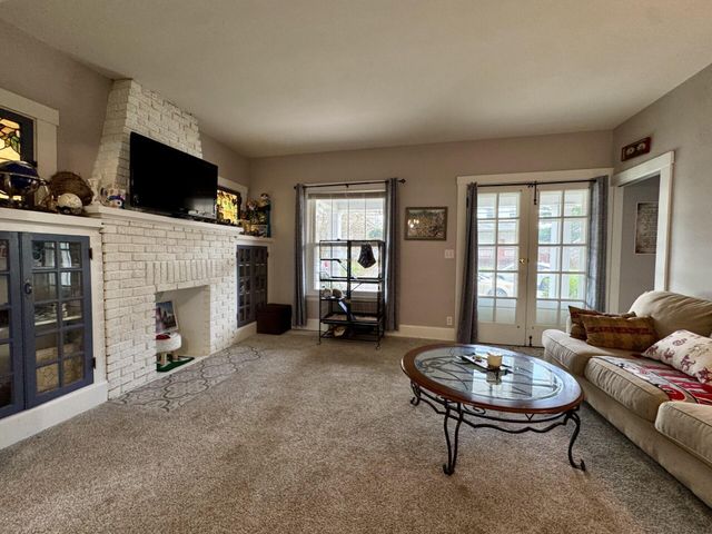 128 W Walnut Street, Southgate, KY 41071