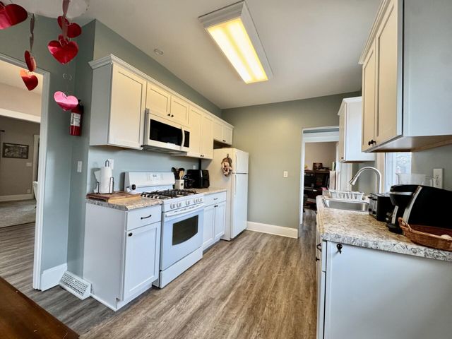 128 W Walnut Street, Southgate, KY 41071