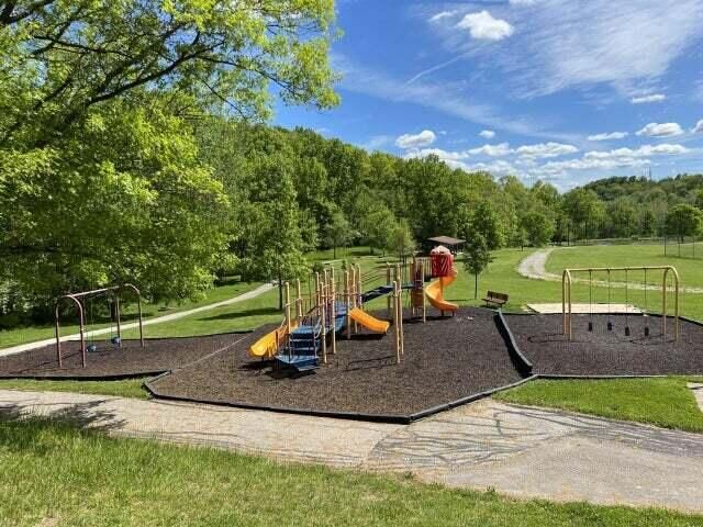 128 W Walnut Street, Southgate, KY 41071