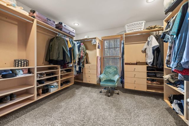 3102 Coachman Trail, Valparaiso, IN 46385