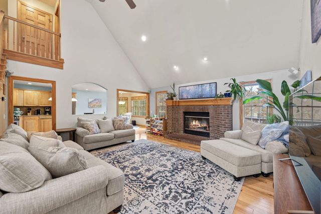 3102 Coachman Trail, Valparaiso, IN 46385