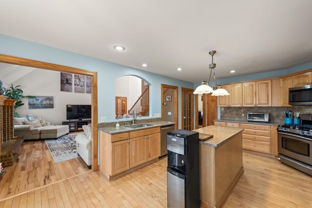 3102 Coachman Trail, Valparaiso, IN 46385