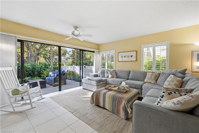 341 3rd AVE S 341, Naples, FL 34102