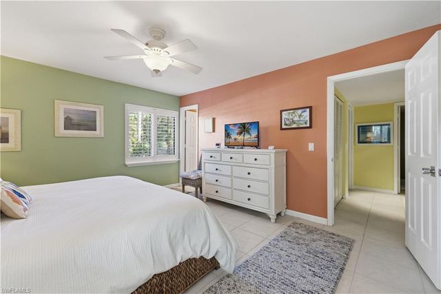 341 3rd AVE S 341, Naples, FL 34102