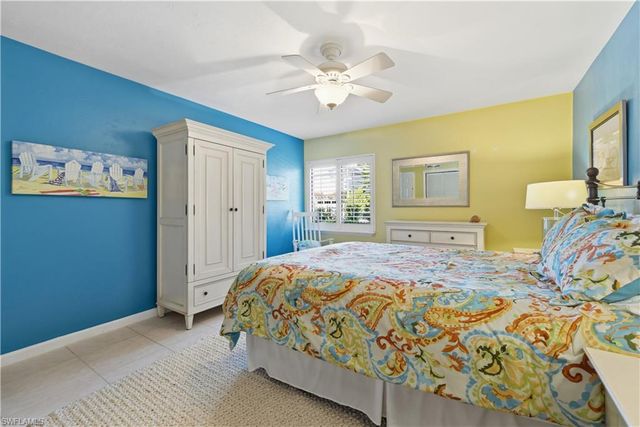 341 3rd AVE S 341, Naples, FL 34102