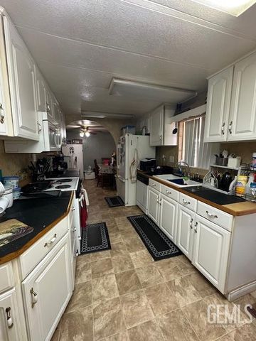 4501 Q Street, Bakersfield, CA 93301