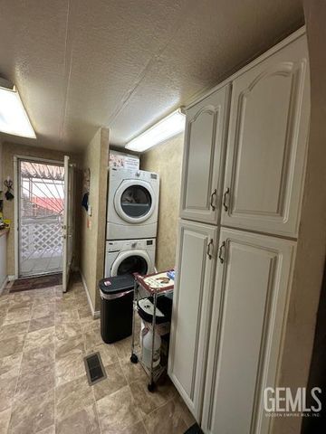 4501 Q Street, Bakersfield, CA 93301