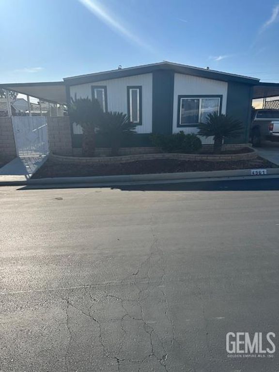 4501 Q Street, Bakersfield, CA 93301