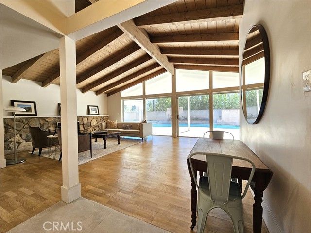 17530 Tuba Street, Northridge (los Angeles), CA 91325