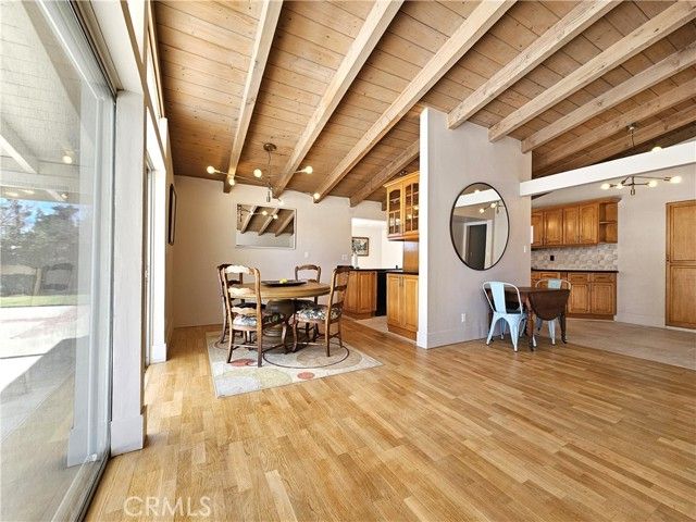 17530 Tuba Street, Northridge (los Angeles), CA 91325