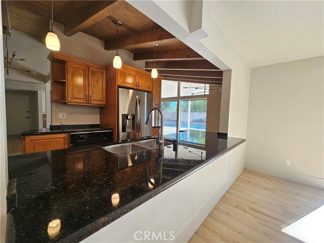 17530 Tuba Street, Northridge (los Angeles), CA 91325